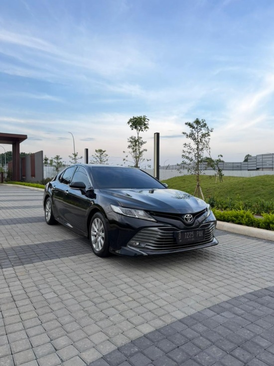 Camry 2.5 V at